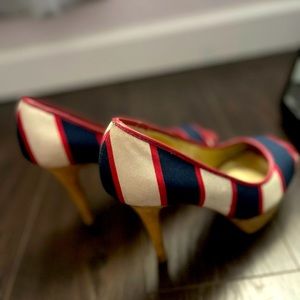 Gorgeous Pre-Owned Guess Red, White and Blue Heels